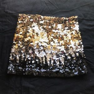 🎉Flowers By Zoe. Sequined skirt